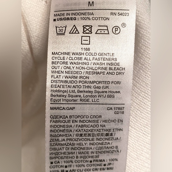 GAP sweater *has been GENTLY worn* - Picture 7 of 7